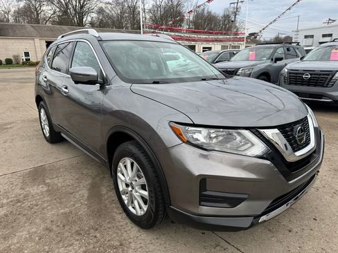 Used 2018 Nissan Rogue SV w/ Premium Package image 20