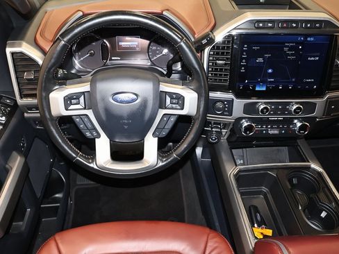 Certified 2022 Ford F450 Platinum w/ FX4 Off-Road Package image 24