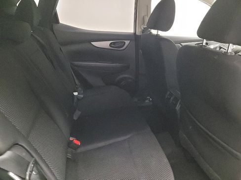 Used 2021 Nissan Rogue Sport S image 19