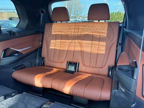 Used 2025 BMW X7 M60i AWD/4WD image 29