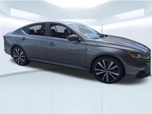 Used 2022 Nissan Altima 2.5 SR FWD image 5