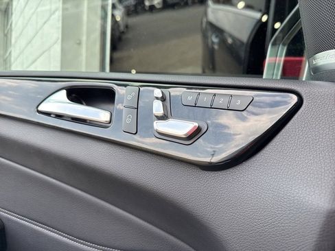 Used 2018 Mercedes-Benz GLS 450 4MATIC image 29