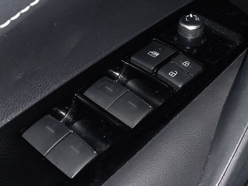 Used 2019 Toyota Corolla SE image 27