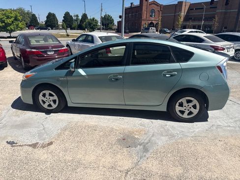 Used 2012 Toyota Prius Two FWD image 7