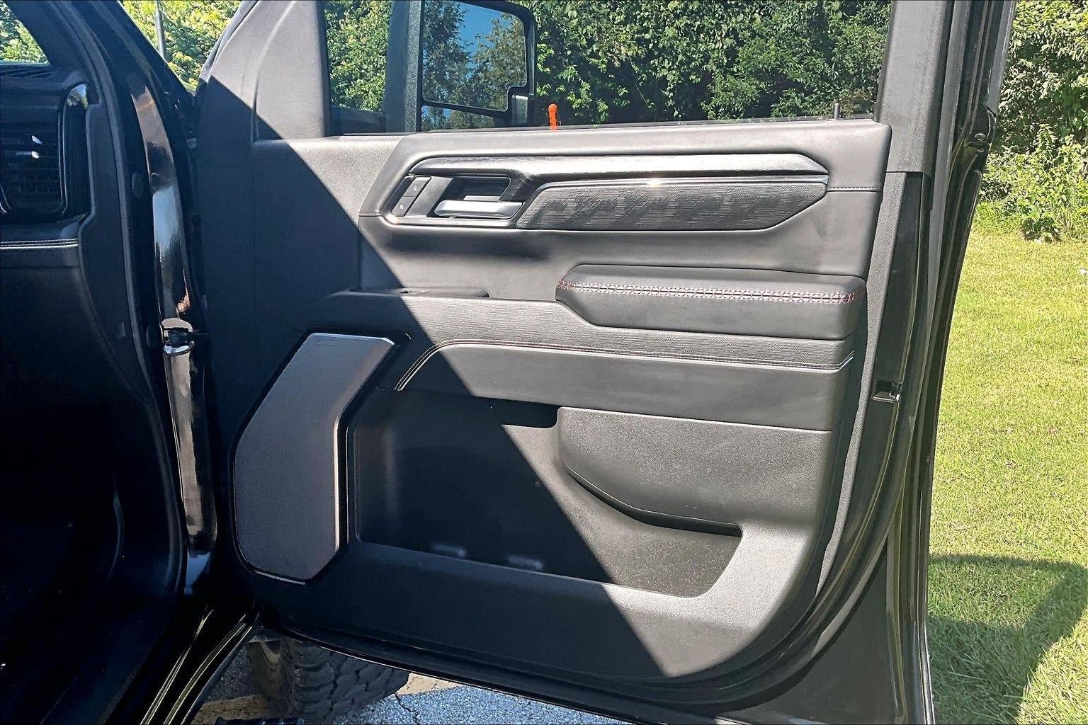 Used 2025 GMC Sierra 2500 AT4X AWD/4WD image 23