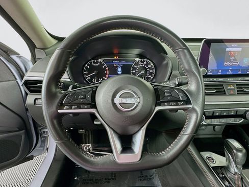 Used 2024 Nissan Altima 2.5 SR FWD image 12