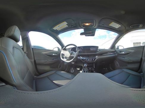 Used 2025 Buick Envista Sport Touring image 42