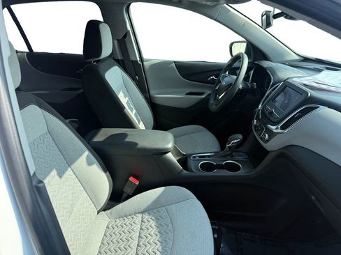 Certified 2022 Chevrolet Equinox LS w/ LS Convenience Package image 17