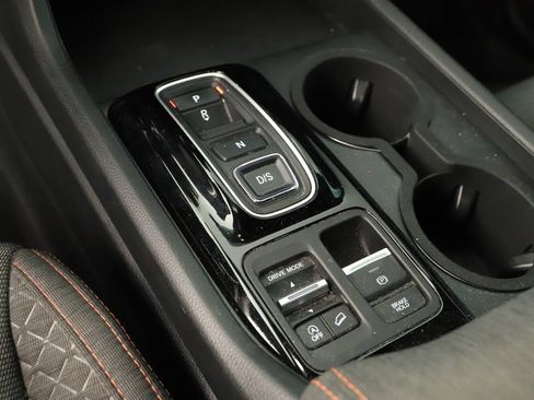 Used 2023 Honda Pilot Sport image 25
