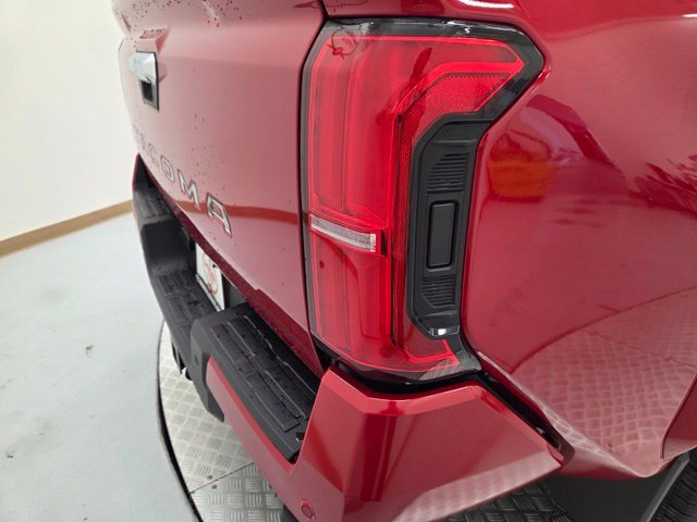 New 2026 Toyota Tacoma Limited AWD/4WD image 31