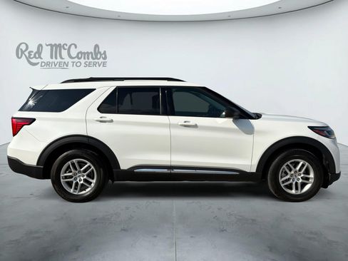 Certified 2025 Ford Explorer Active w/ Active Comfort Package RWD image 4