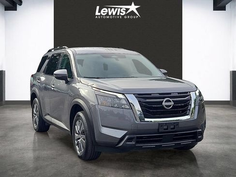 Used 2024 Nissan Pathfinder SV FWD image 6