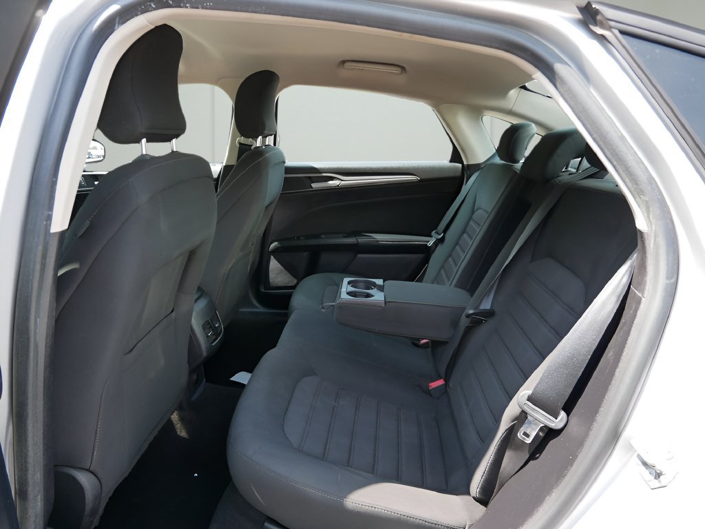 Used 2019 Ford Fusion SE FWD image 11