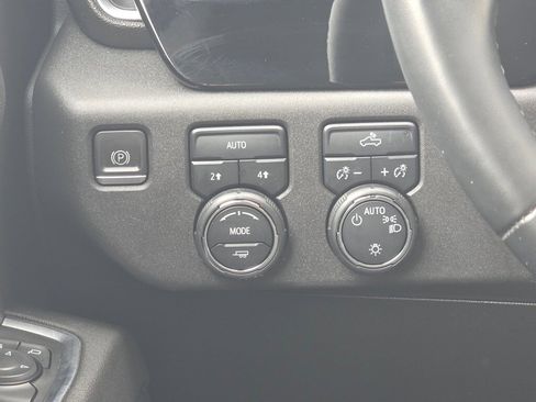 Used 2023 Chevrolet Silverado 1500 LT image 21