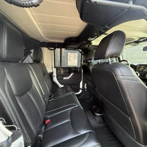 Used 2015 Jeep Wrangler Unlimited Sahara w/ Connectivity Group AWD/4WD image 14