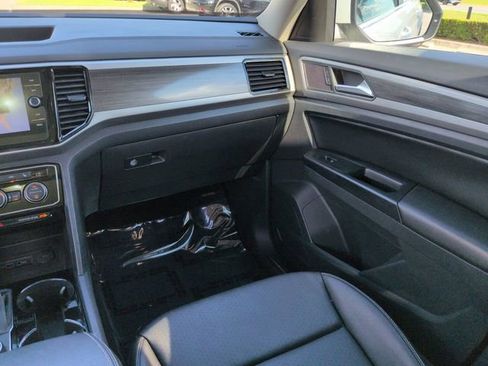 Used 2021 Volkswagen Atlas SEL AWD/4WD image 17