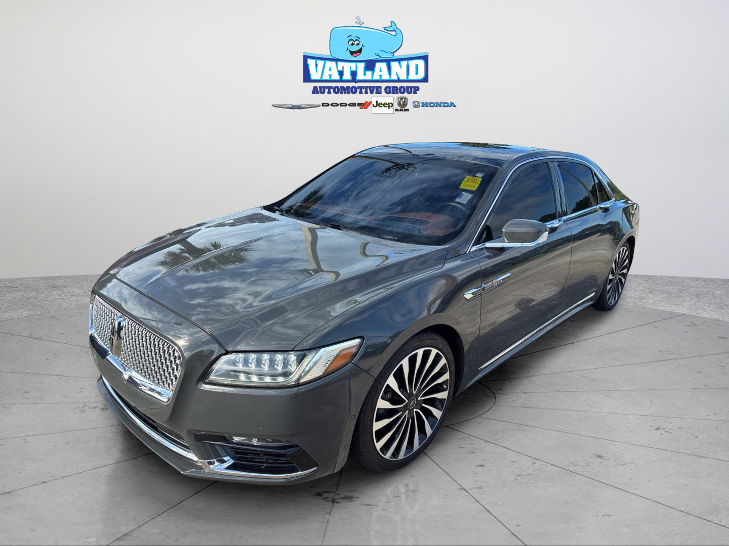Used 2020 Lincoln Continental Black Label w/ Rear Seat Amenities Package FWD image 1
