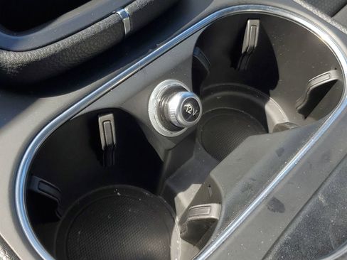 Used 2022 Porsche Cayenne image 32