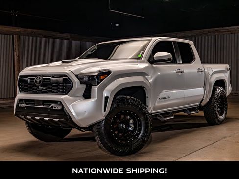 Used 2024 Toyota Tacoma TRD Sport w/ TRD Sport Upgrade Package AWD/4WD image 4