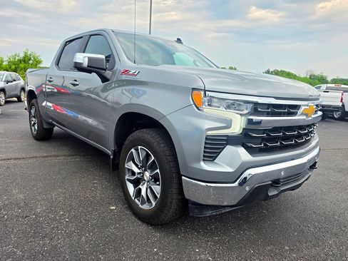 Used 2025 Chevrolet Silverado 1500 LT AWD/4WD image 12