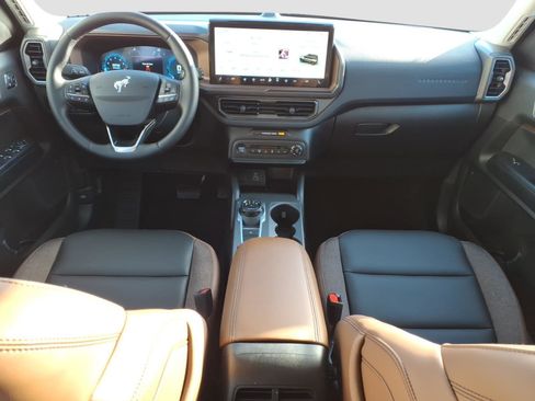 Used 2025 Ford Bronco Sport Outer Banks image 8