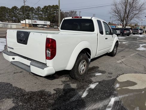 Used 2018 Nissan Frontier S image 6