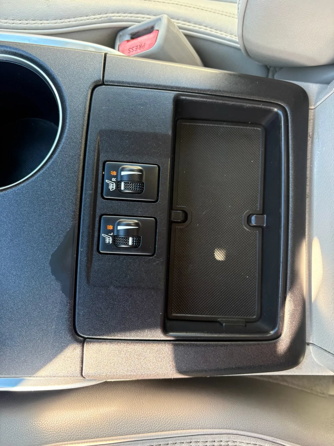 Used 2015 Toyota Camry XLE FWD image 25