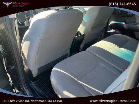 Used 2017 Toyota Tacoma SR5 image 9