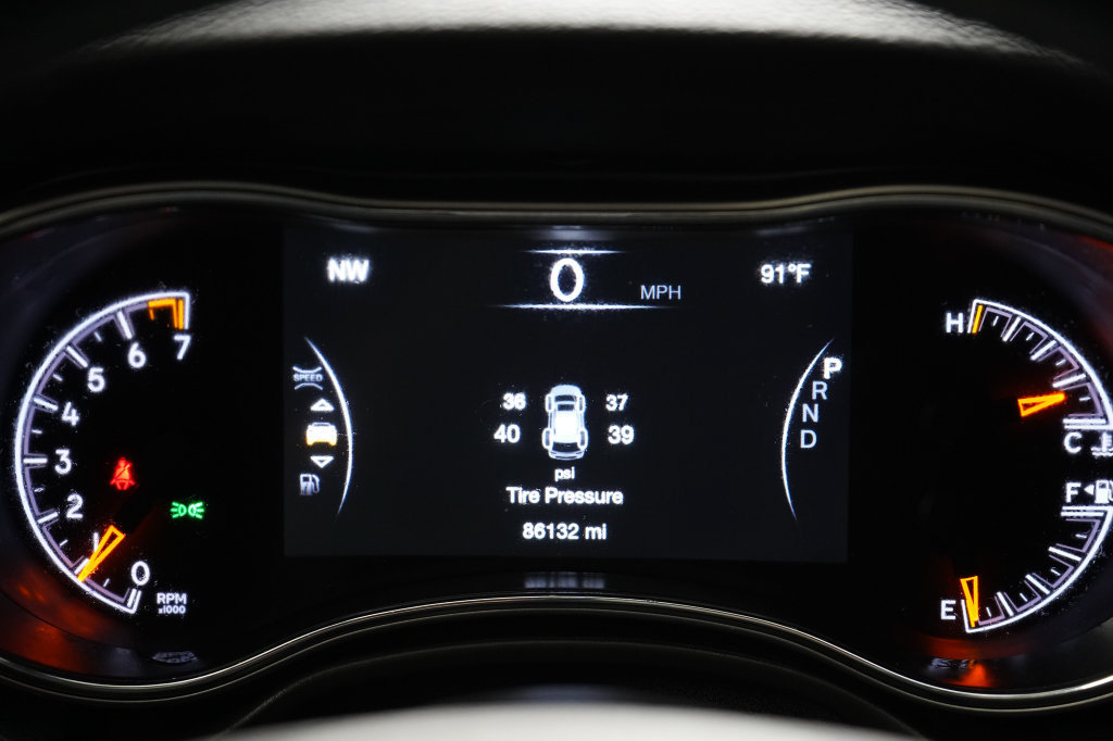 Used 2021 Jeep Grand Cherokee Limited w/ Premium Lighting Group AWD/4WD image 28