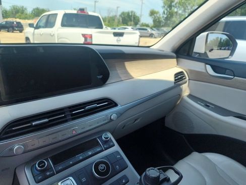 Used 2020 Hyundai Palisade SEL FWD image 3
