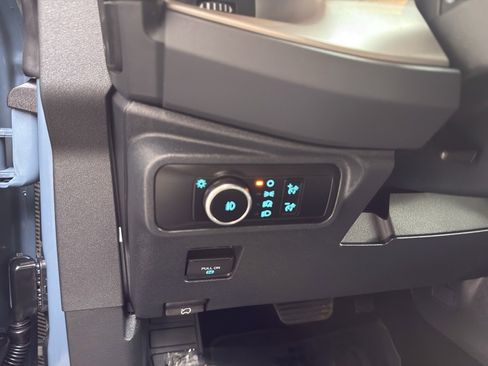 New 2025 Ford Bronco Outer Banks w/ Black Appearance Package image 18