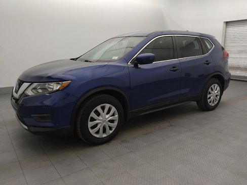 Used 2020 Nissan Rogue S FWD image 2