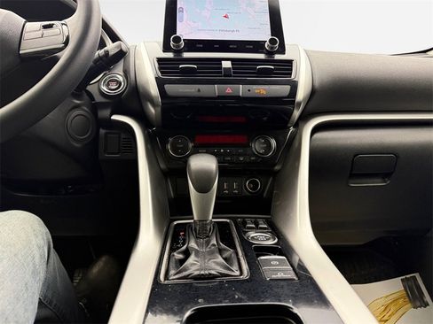 Used 2022 Mitsubishi Eclipse Cross SE image 22