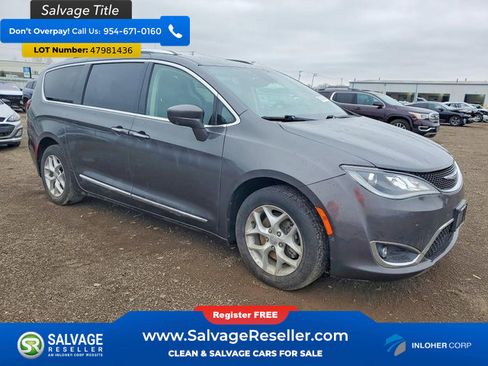 Used 2017 Chrysler Pacifica Touring-L Plus w/ Advanced Safetytec Group FWD image 5