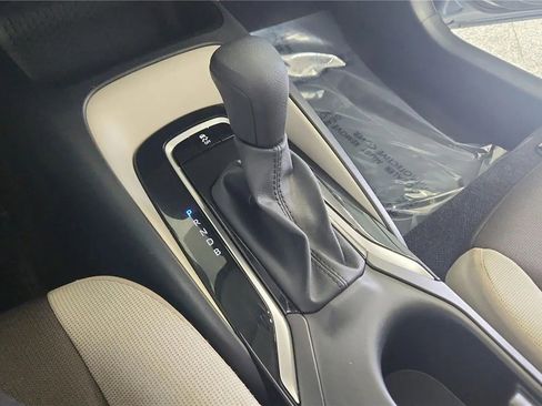Used 2025 Toyota Corolla LE image 27
