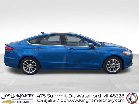Used 2020 Ford Fusion SE image 2