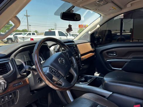 Used 2016 Nissan Titan Platinum Reserve AWD/4WD image 11