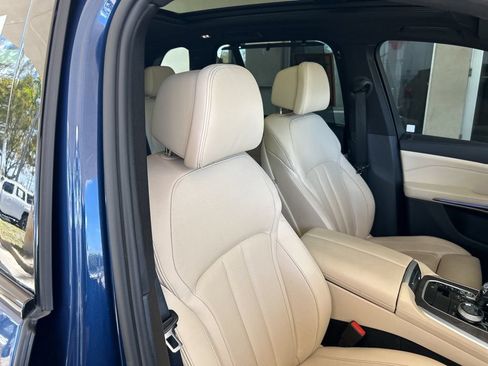 Used 2022 BMW X5 xDrive40i w/ M Sport Package AWD/4WD image 22