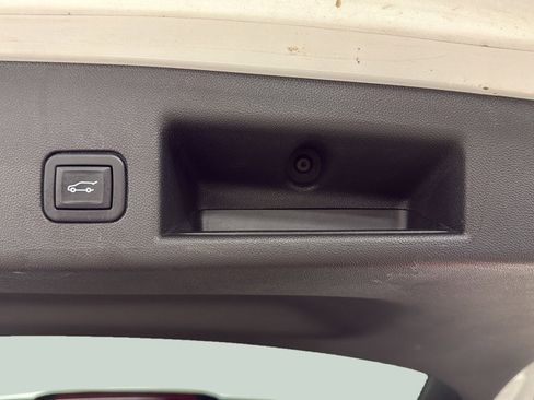 Used 2022 Chevrolet Equinox Premier image 38