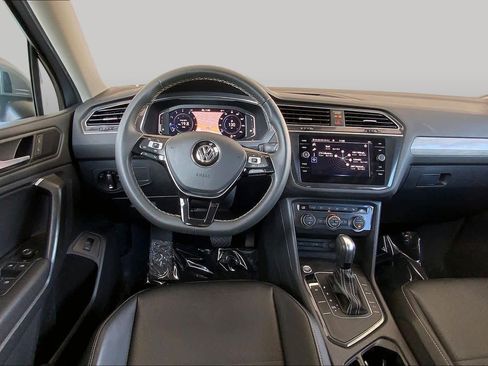 Used 2021 Volkswagen Tiguan SEL FWD image 6