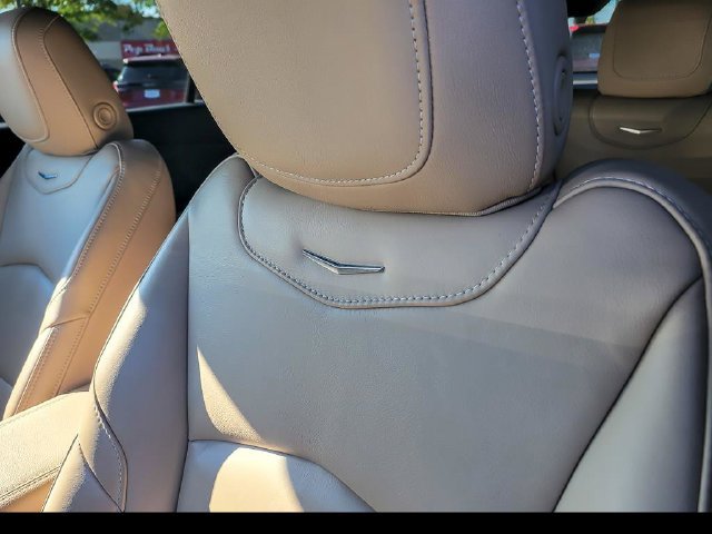 Certified 2025 Cadillac XT4 Premium Luxury FWD image 8