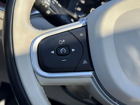 Certified 2022 Volvo S60 B5 Momentum image 18