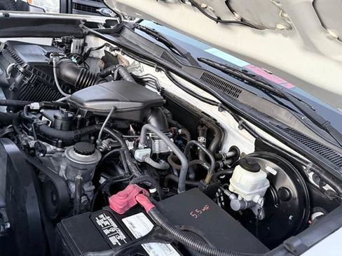 Used 2016 Toyota Tacoma SR w/ SR Convenience Package AWD/4WD image 37
