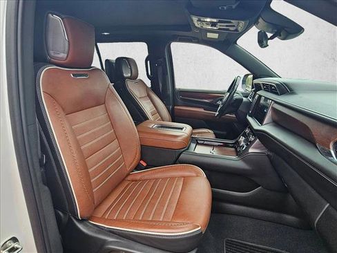 Used 2023 GMC Yukon Denali Ultimate image 20