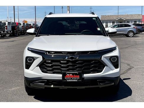 Used 2025 Chevrolet TrailBlazer ACTIV w/ Convenience Package image 3
