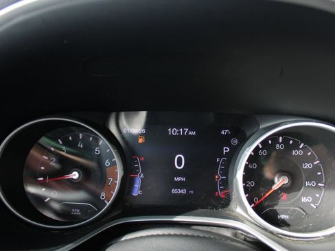 Used 2018 Jeep Compass Limited image 16