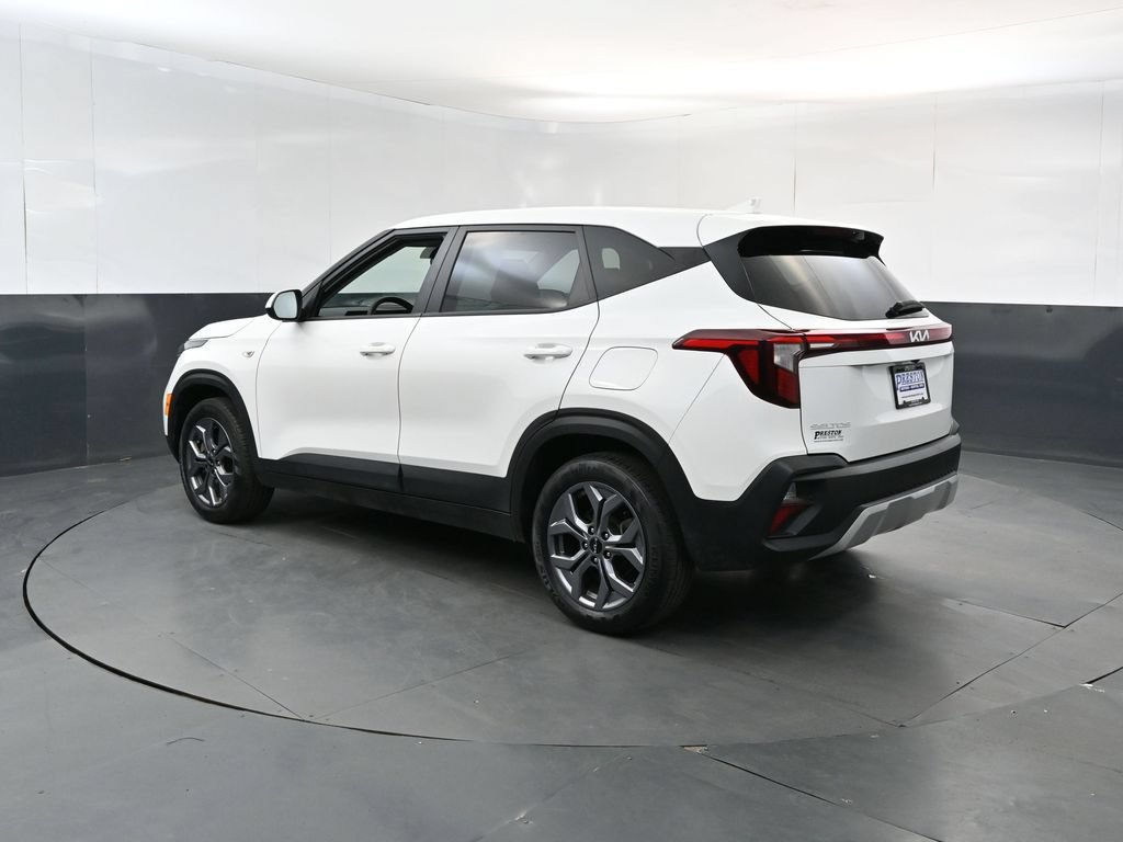 Used 2025 Kia Seltos LX AWD/4WD image 3