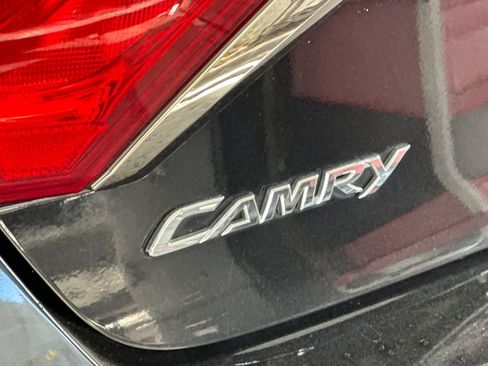 Used 2016 Toyota Camry SE FWD image 16