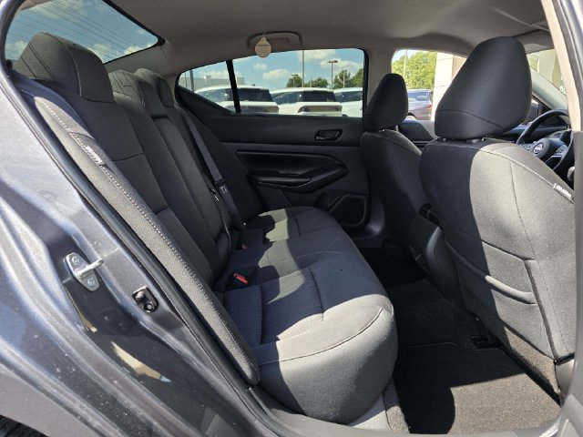 Used 2024 Nissan Altima 2.5 SV FWD image 28