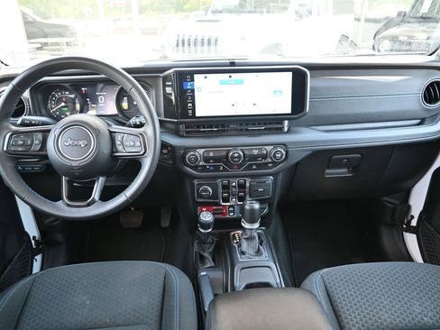 Used 2024 Jeep Wrangler Unlimited Rubicon 4xe AWD/4WD image 24